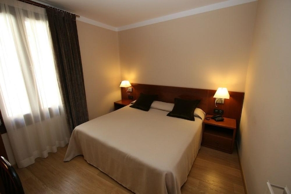 Hotel Pyrénées (Andorra la Vella)